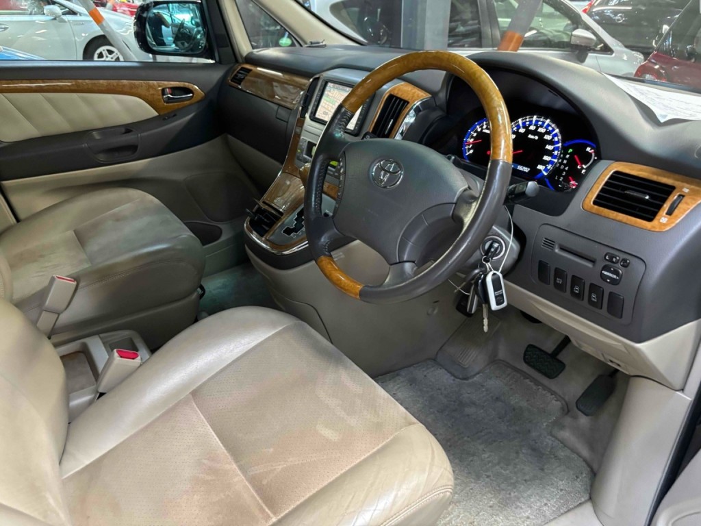 TOYOTA ALPHARD