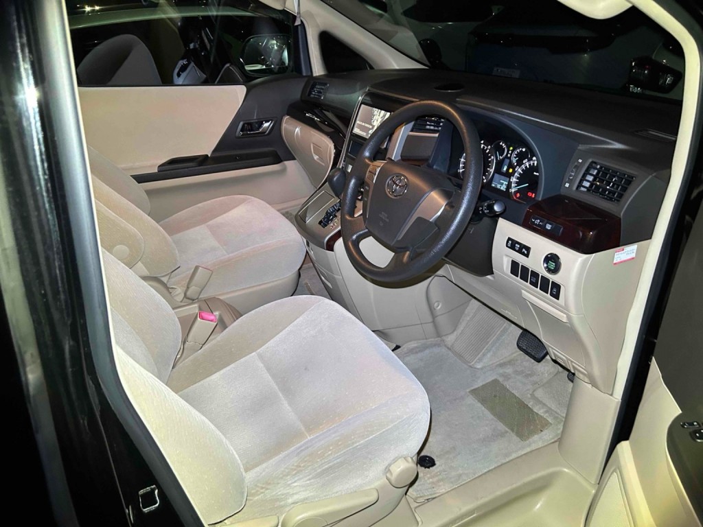 TOYOTA ALPHARD