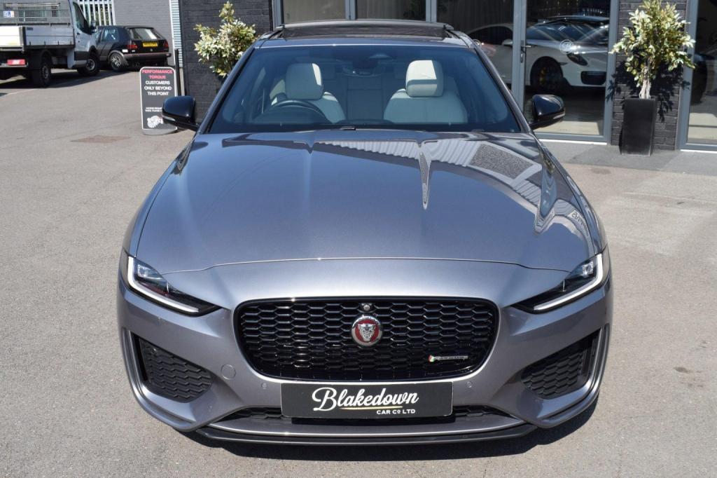 JAGUAR XE
