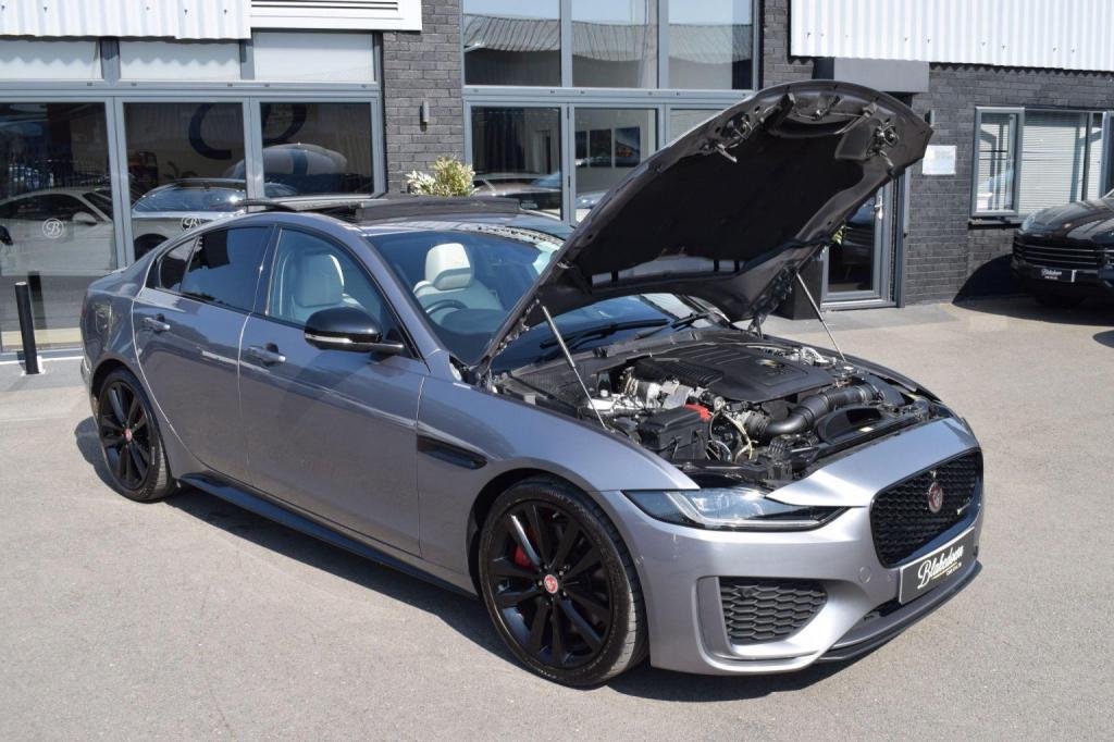 JAGUAR XE