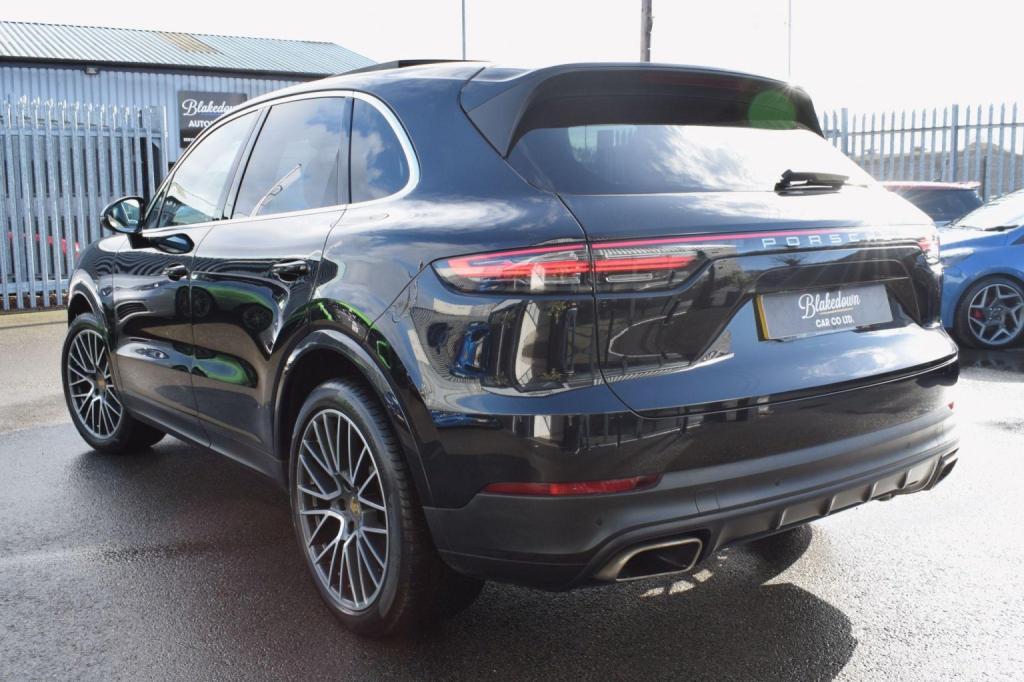 PORSCHE CAYENNE
