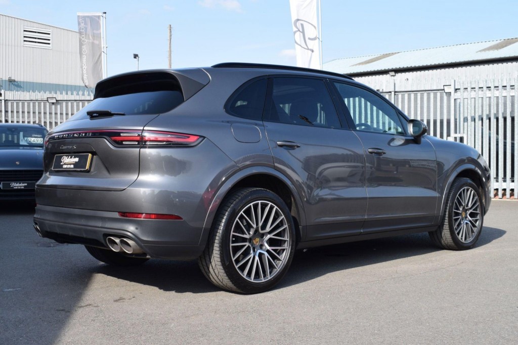 PORSCHE CAYENNE