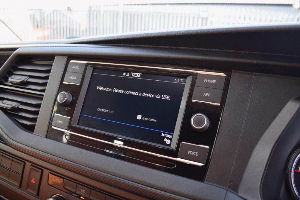 VOLKSWAGEN TRANSPORTER