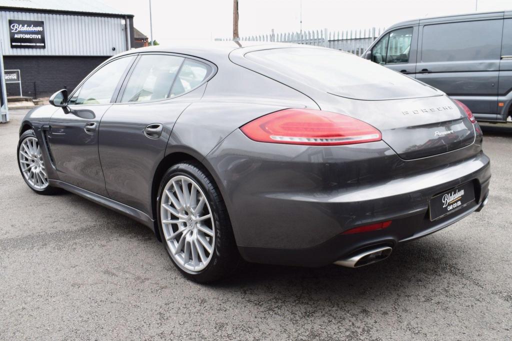 PORSCHE PANAMERA