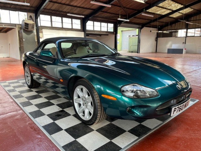 JAGUAR XK8