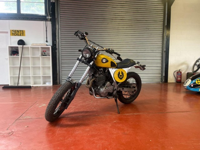 HONDA NX650 Dominator