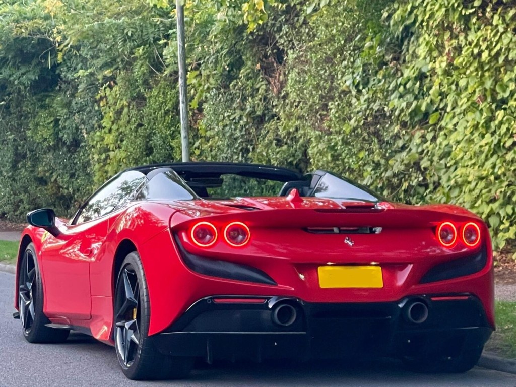 FERRARI F8 SPIDER