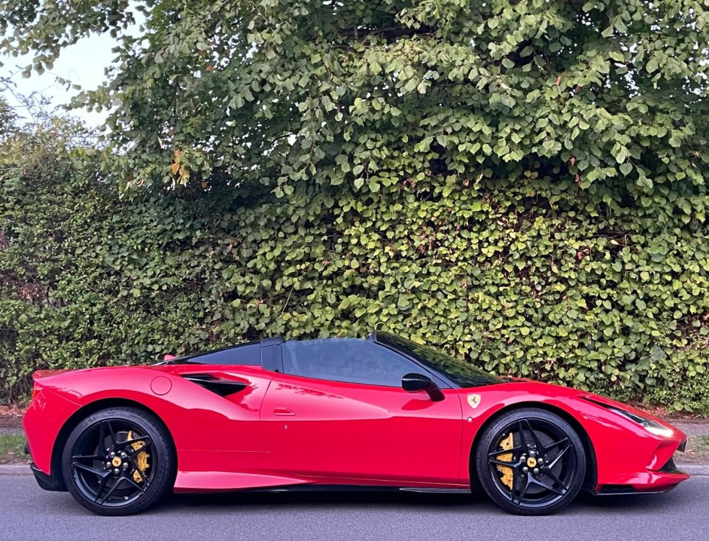 FERRARI F8 SPIDER