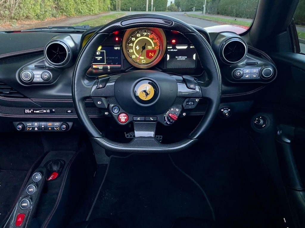 FERRARI F8 SPIDER