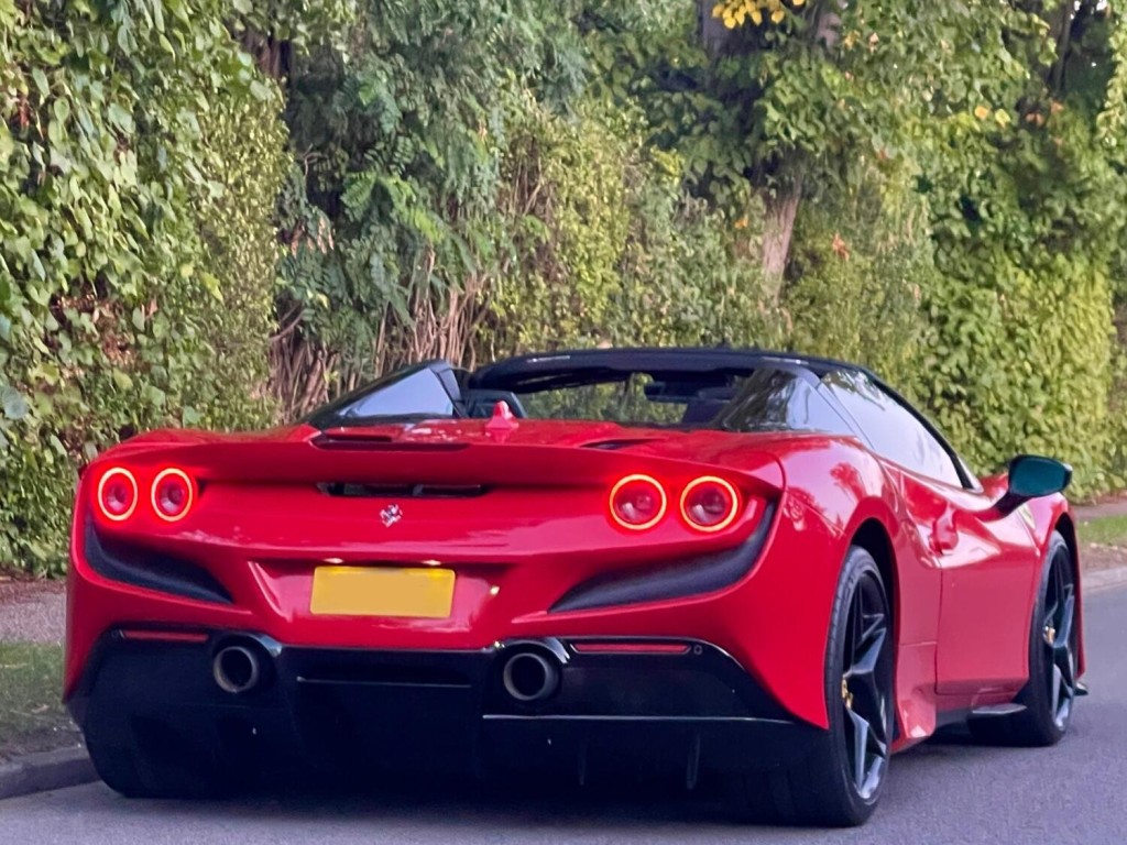 FERRARI F8 SPIDER