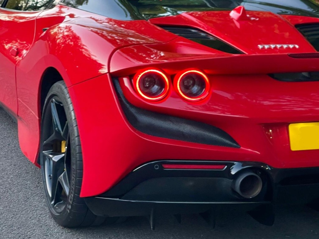 FERRARI F8 SPIDER