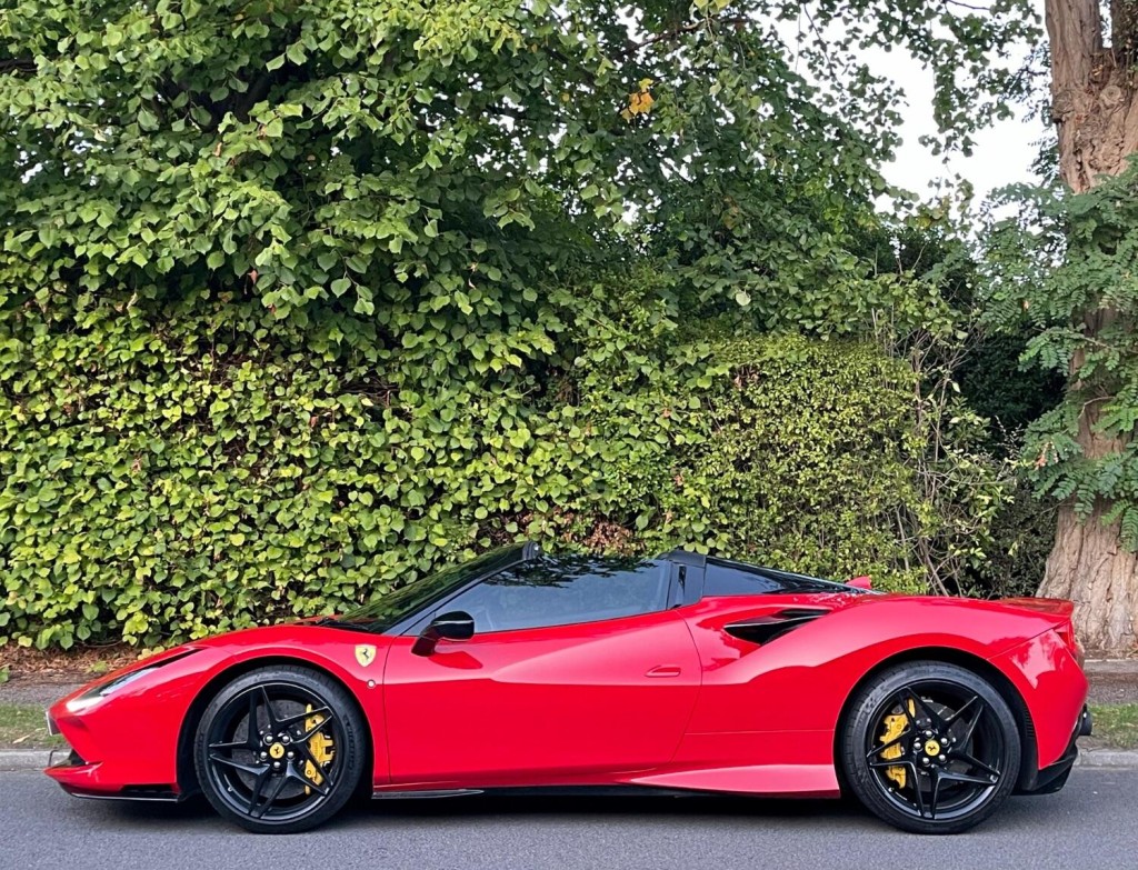 FERRARI F8 SPIDER