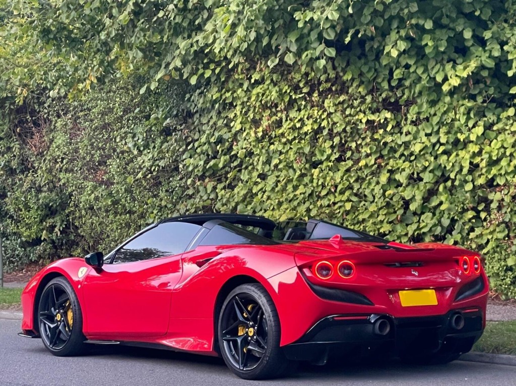 FERRARI F8 SPIDER