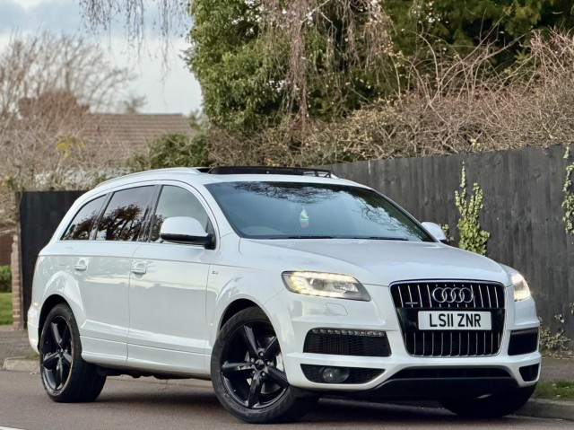 AUDI Q7 3.0 TDI V6 S line