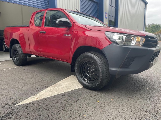 TOYOTA HILUX 2.4 D-4D Active