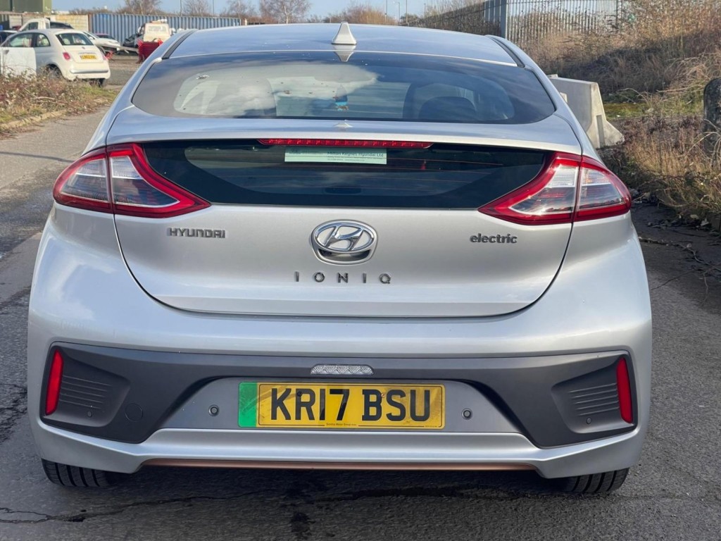 HYUNDAI IONIQ