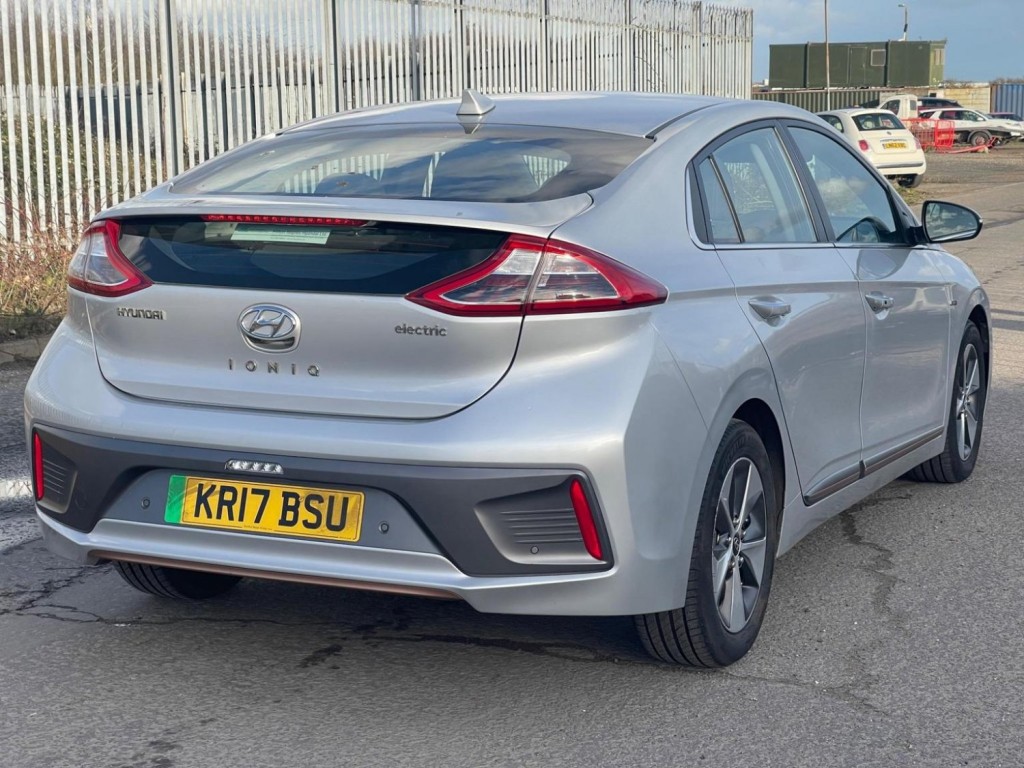 HYUNDAI IONIQ
