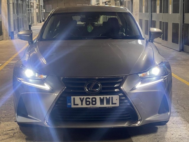LEXUS IS 2.5 300h Advance E-CVT Euro 6 (s/s) 4dr
