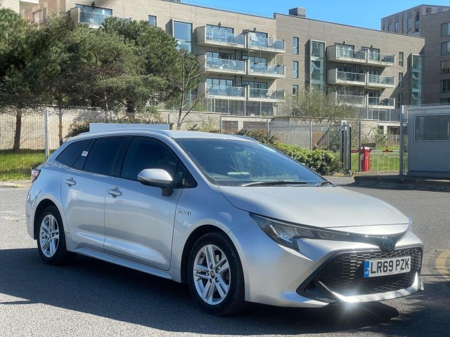 TOYOTA COROLLA 1.8 VVT-h Icon Touring Sports CVT Euro 6 (s/s) 5dr