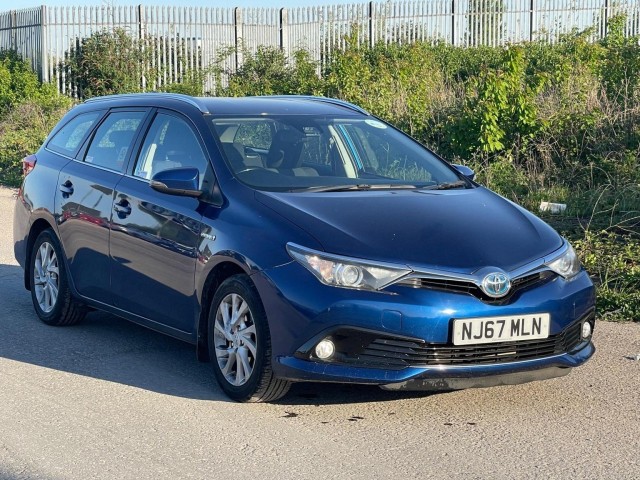 TOYOTA AURIS 1.8 VVT-h Business Edition Touring Sports CVT Euro 6 (s/s) 5dr (Safety Sense)