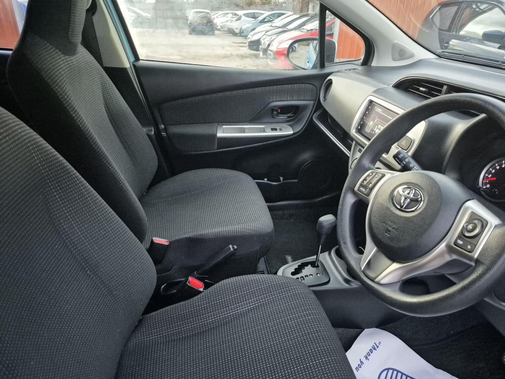 TOYOTA YARIS