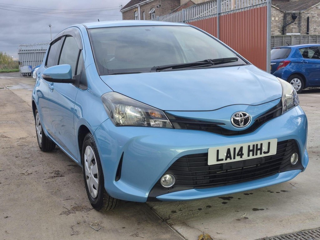 TOYOTA YARIS