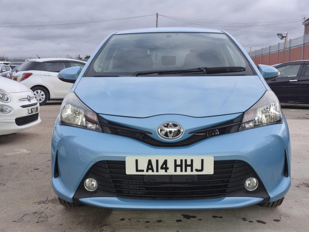 TOYOTA YARIS