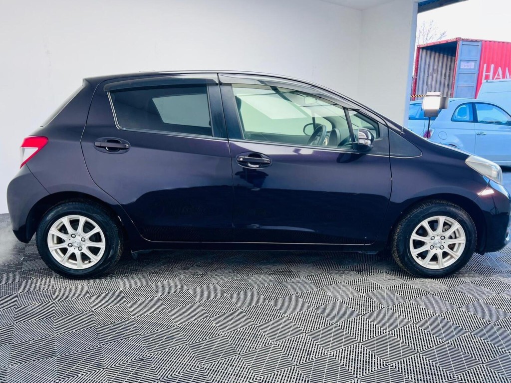 TOYOTA YARIS