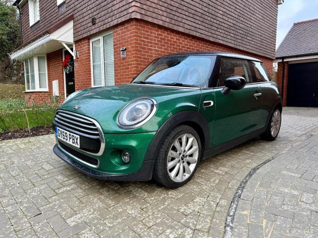 MINI HATCH