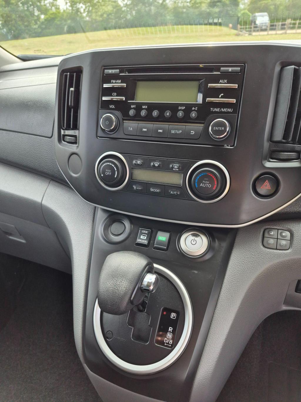 NISSAN NV200
