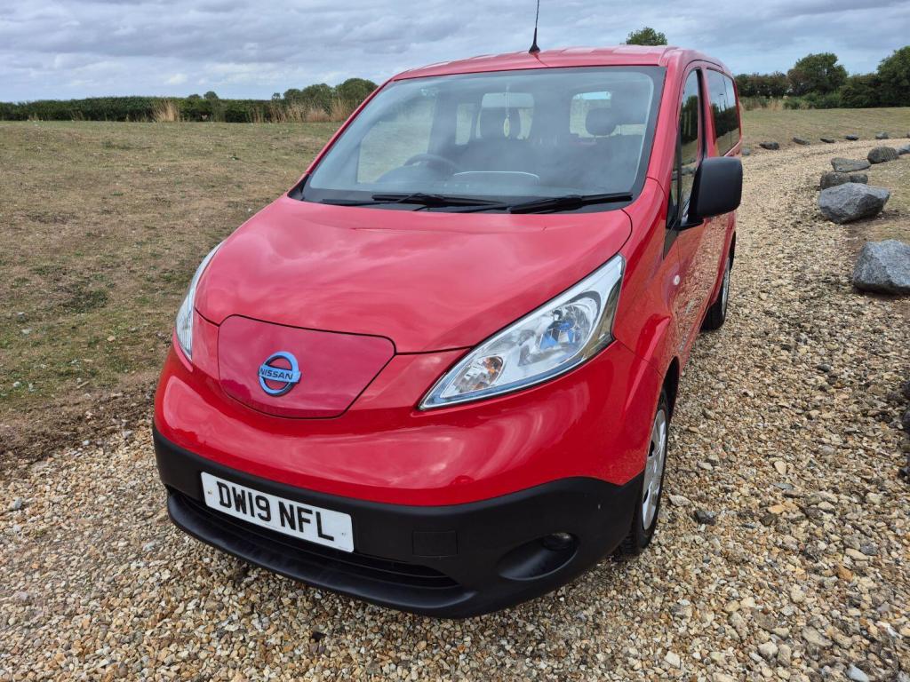 NISSAN NV200