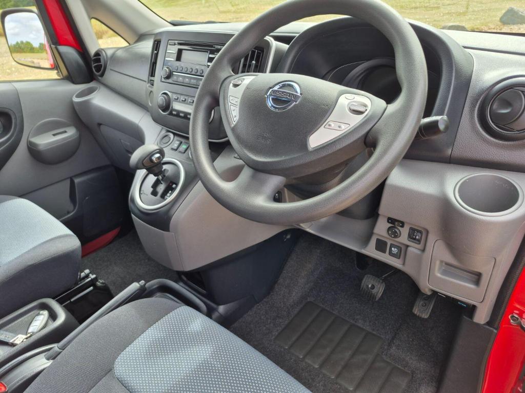 NISSAN NV200