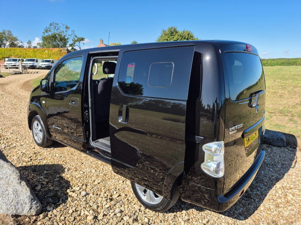 NISSAN ENV200 EVALIA