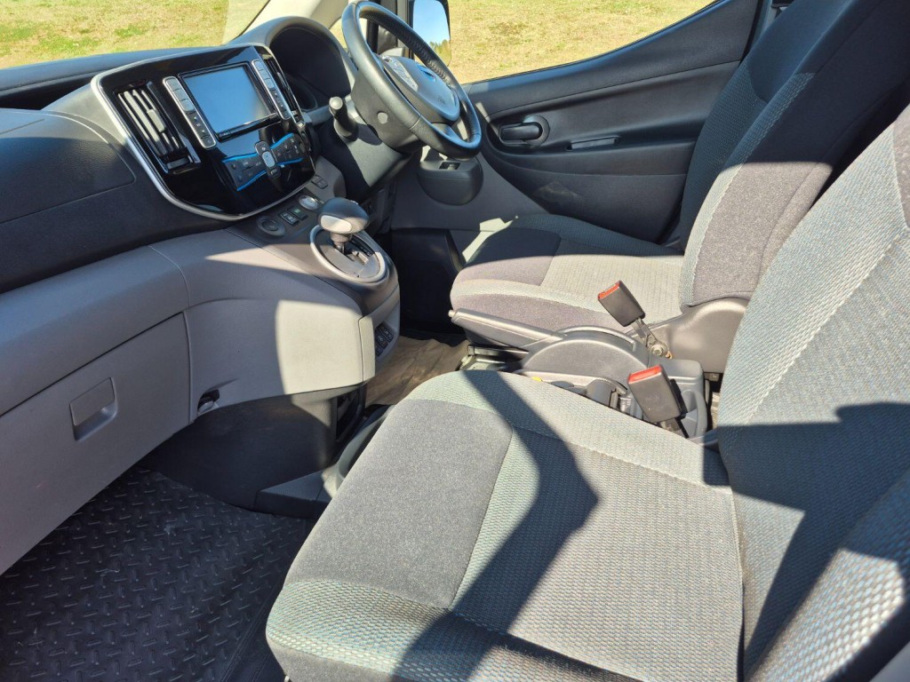 NISSAN ENV200 EVALIA
