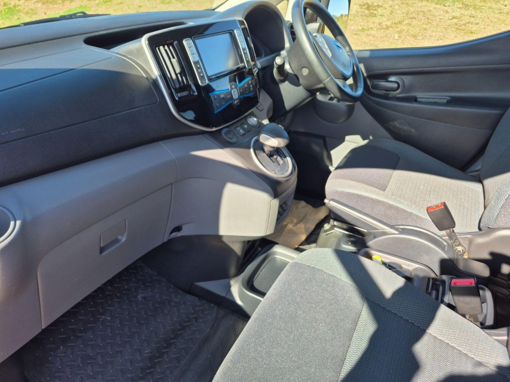 NISSAN ENV200 EVALIA