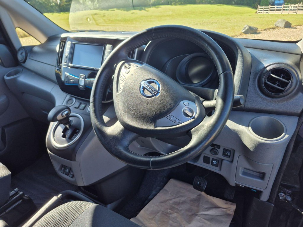 NISSAN ENV200 EVALIA