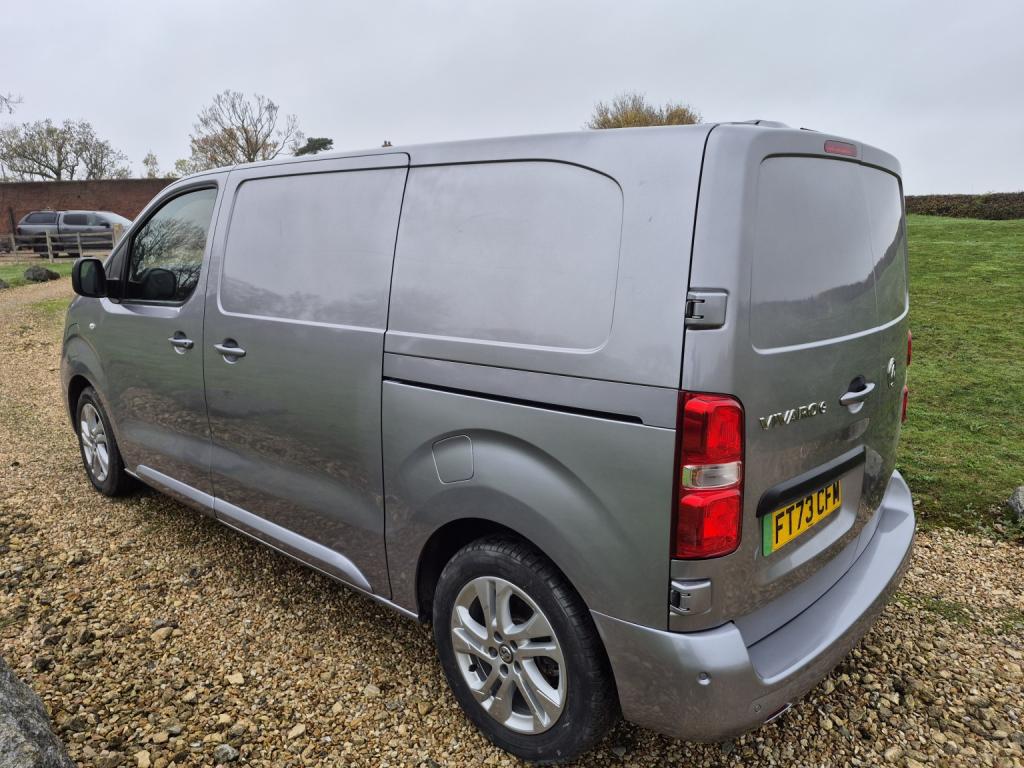 VAUXHALL VIVARO