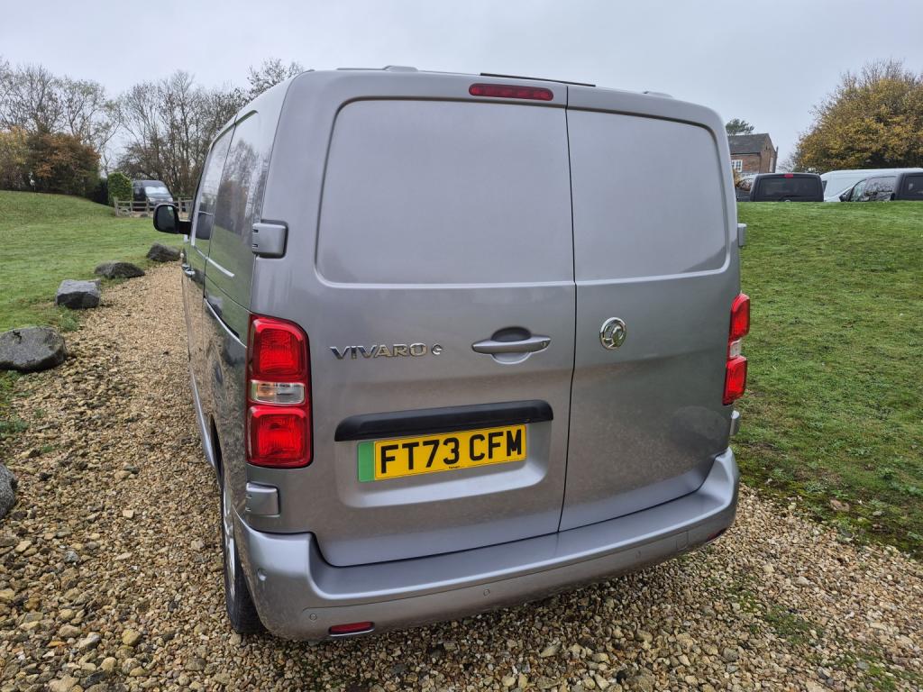 VAUXHALL VIVARO