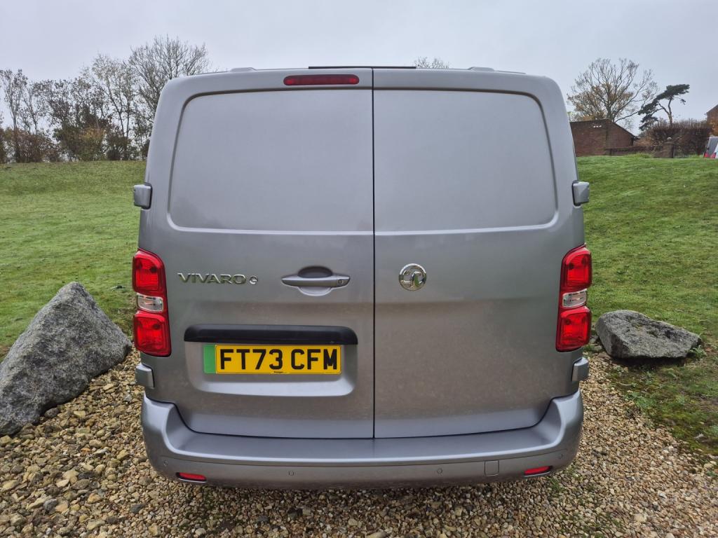 VAUXHALL VIVARO