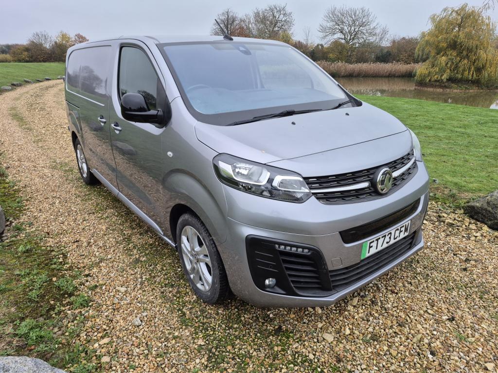 VAUXHALL VIVARO