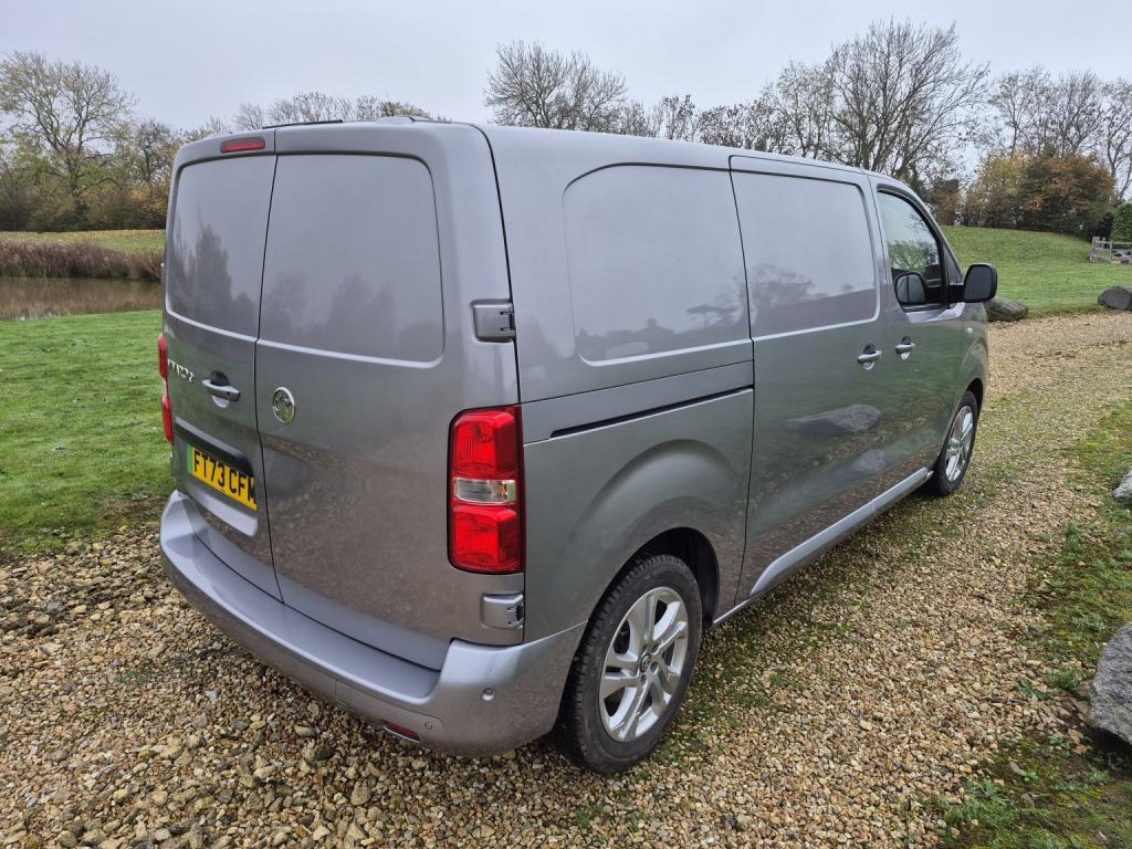 VAUXHALL VIVARO