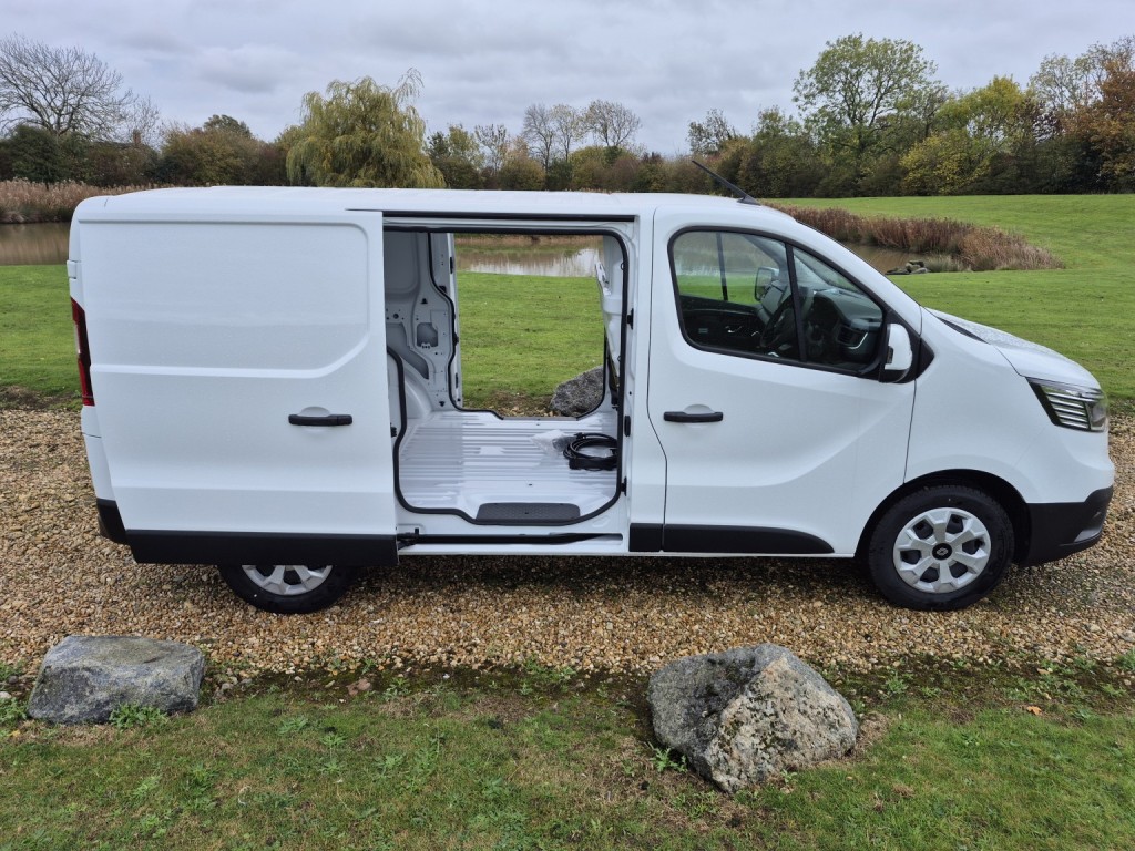 RENAULT TRAFIC