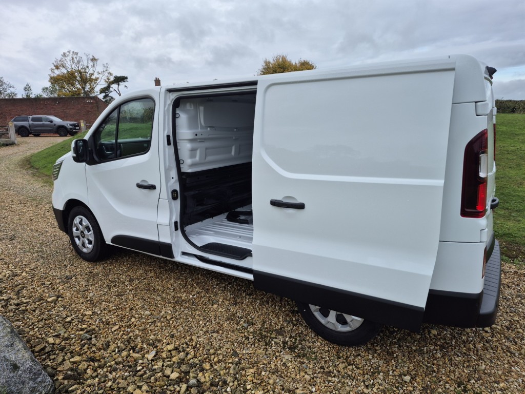 RENAULT TRAFIC