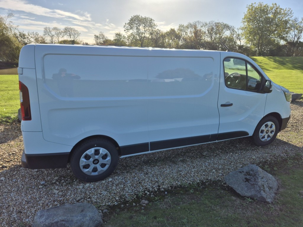RENAULT TRAFIC