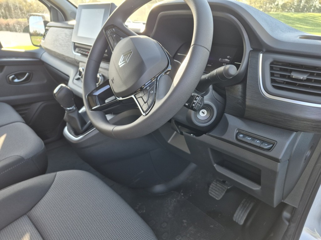 RENAULT TRAFIC
