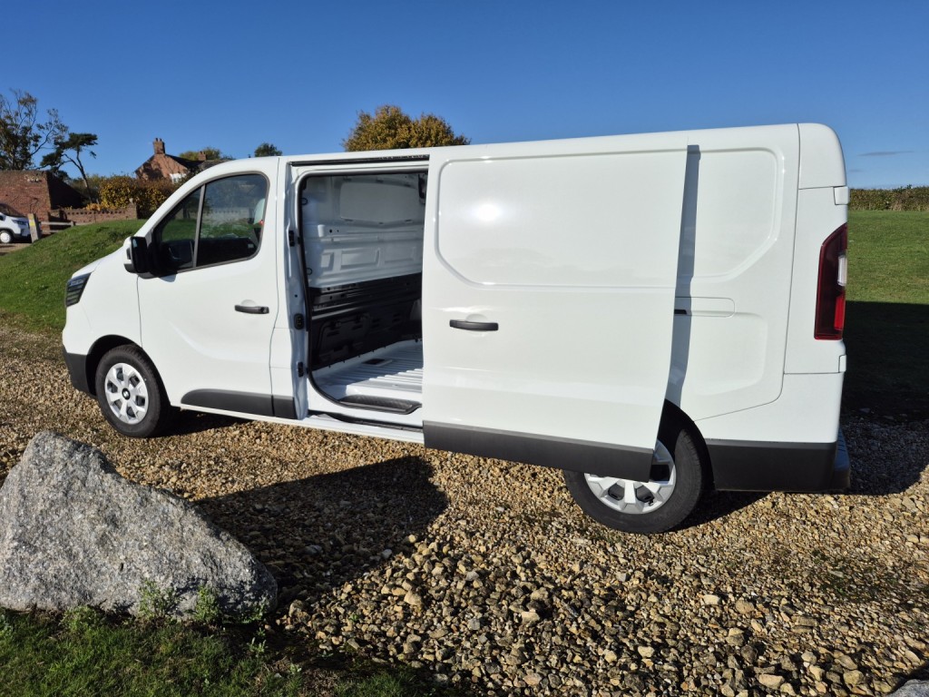 RENAULT TRAFIC