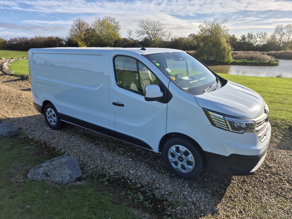 RENAULT TRAFIC