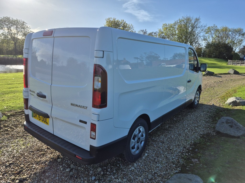 RENAULT TRAFIC