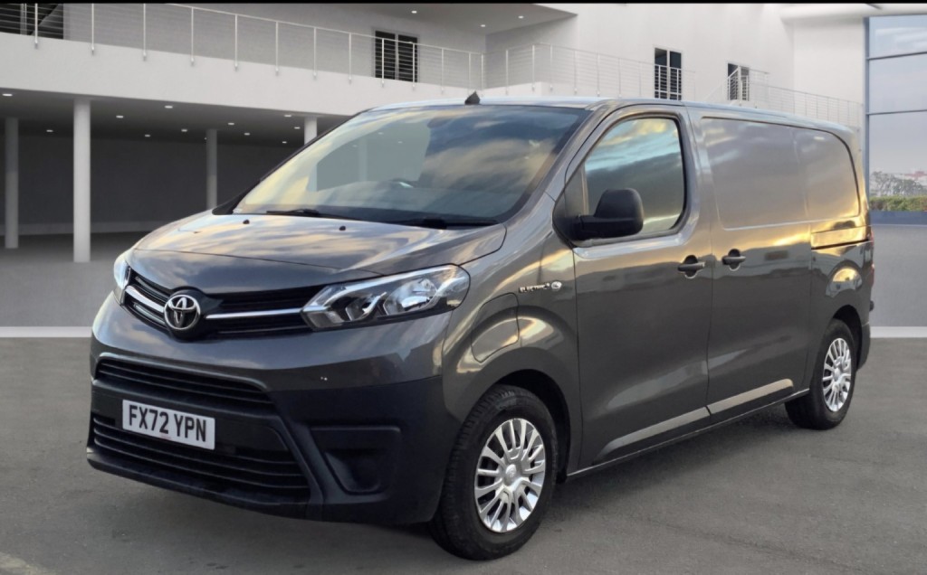 TOYOTA PROACE