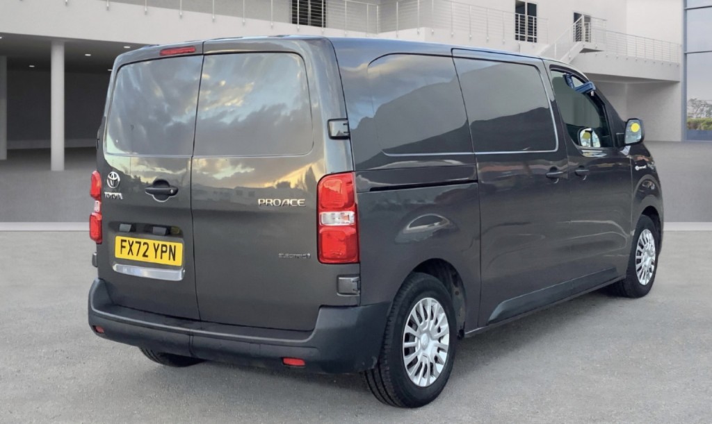 TOYOTA PROACE